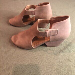 Natural Soul Taupe shoes 9 Wide New